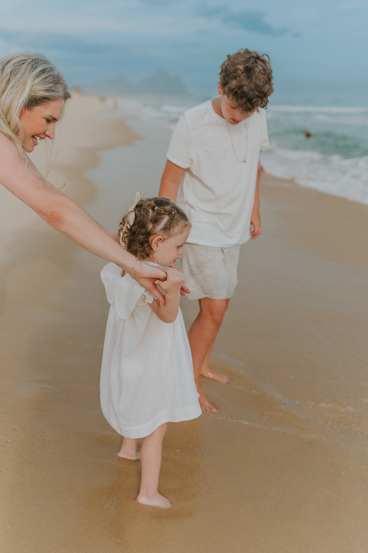 fotografia ensaio externo natureza familia fotografa rj Rio de Janeiro 3 anos barra da Tijuca ilha 3 praia 