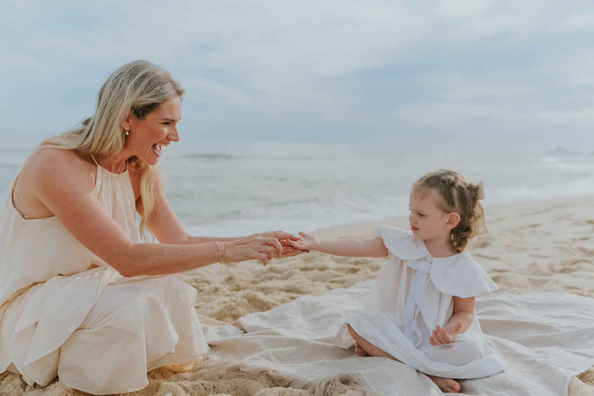 fotografia ensaio externo natureza familia fotografa rj Rio de Janeiro 3 anos barra da Tijuca ilha 3 praia 