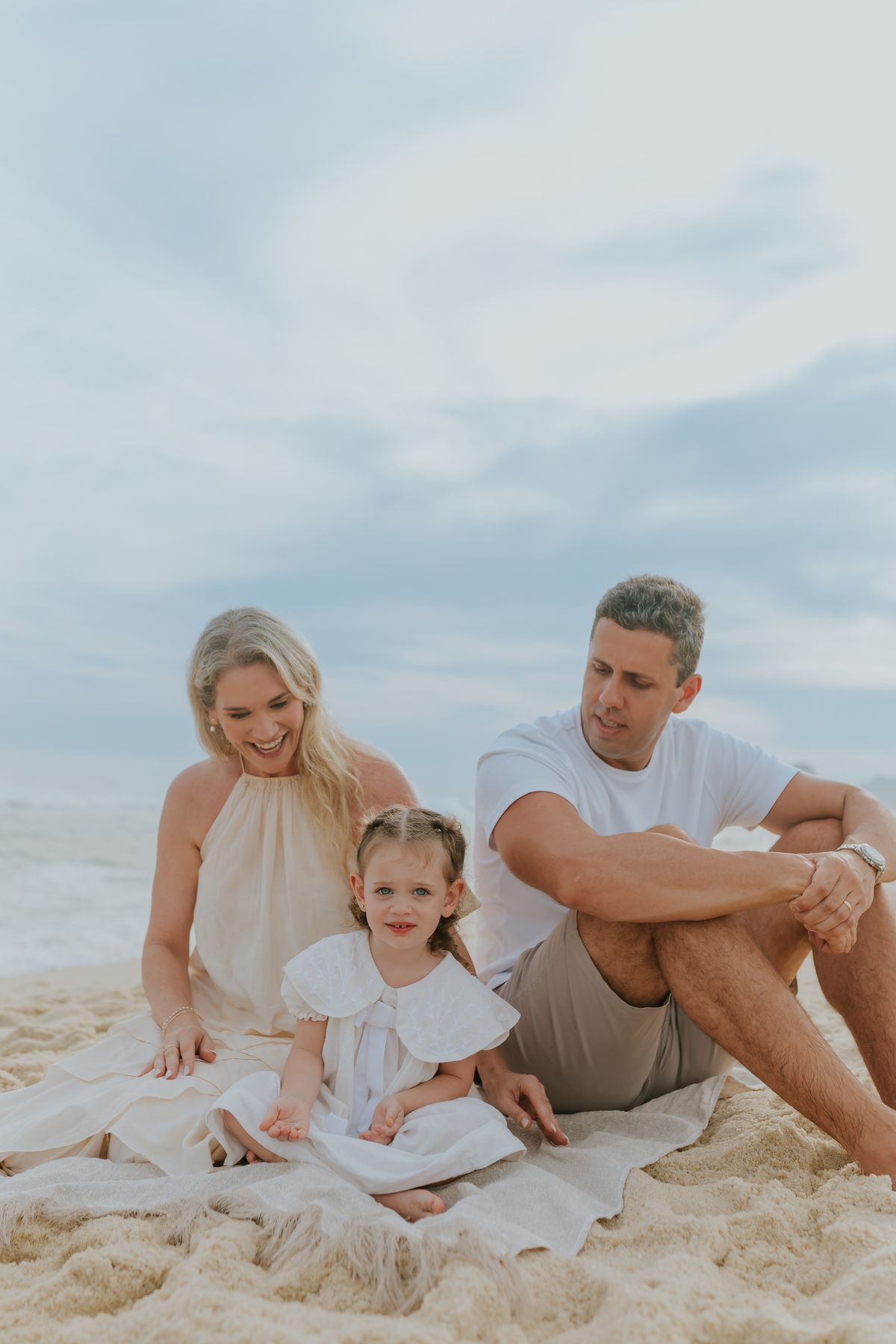 fotografia ensaio externo natureza familia fotografa rj Rio de Janeiro 3 anos barra da Tijuca ilha 3 praia 