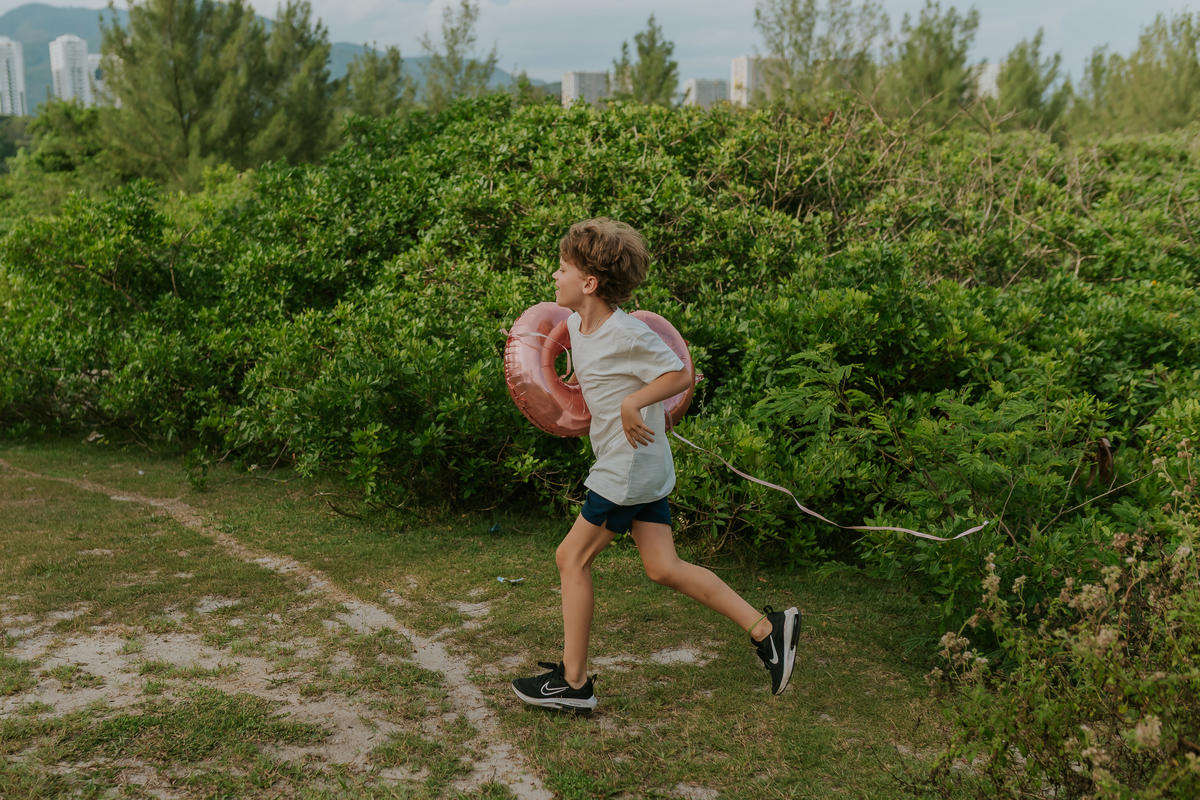 fotografia ensaio externo natureza familia fotografa rj Rio de Janeiro 3 anos barra da Tijuca ilha 3 praia 