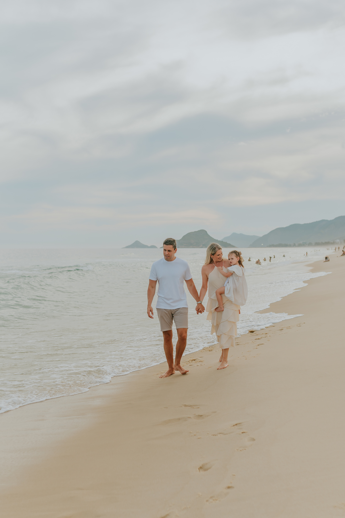 fotografia ensaio externo natureza familia fotografa rj Rio de Janeiro 3 anos barra da Tijuca ilha 3 praia 