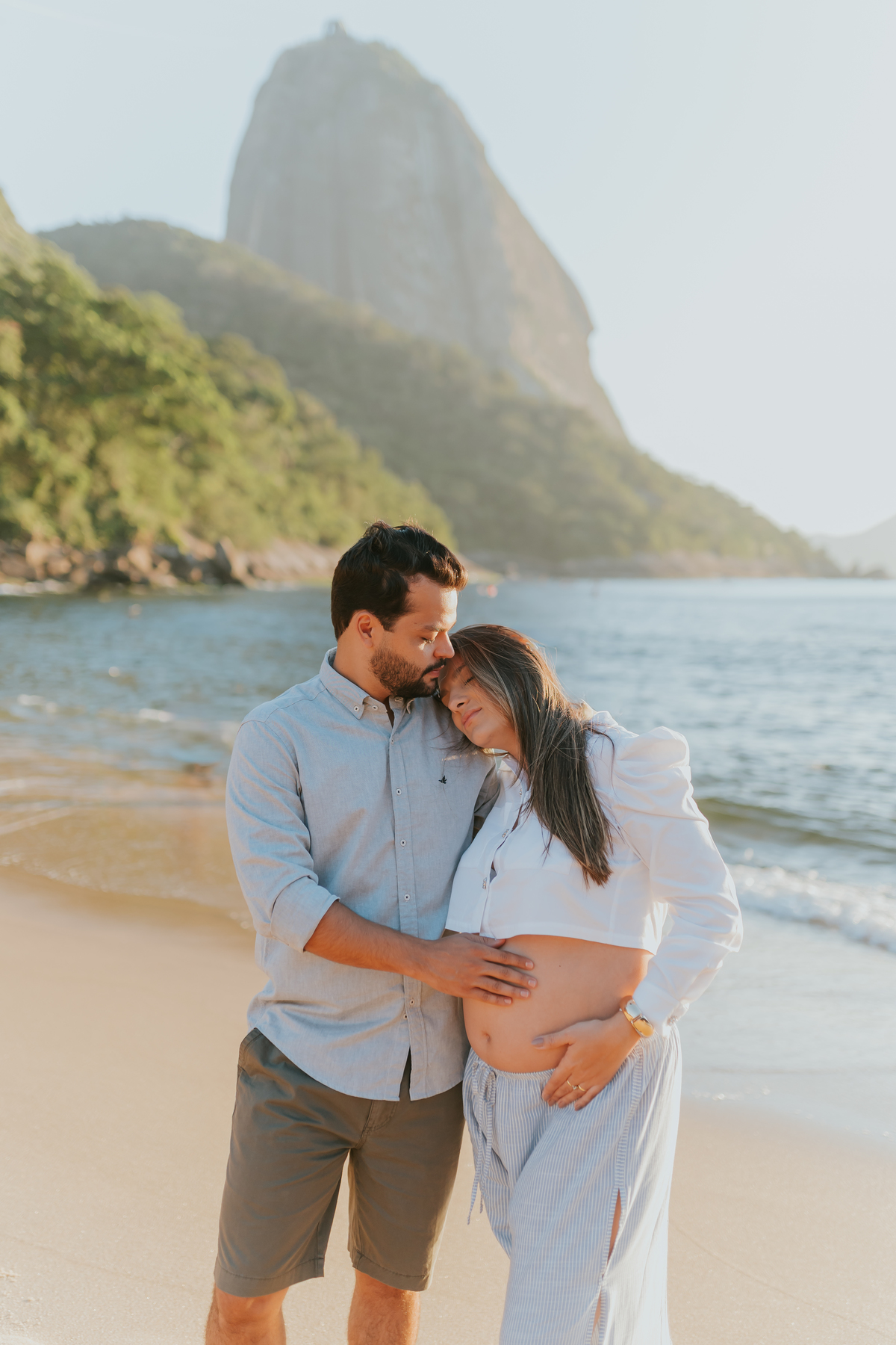 fotografa ensaio gravida gestante praia vermelha urca zona sul Rio de Janeiro rj fotografa familia amanhecer externo 