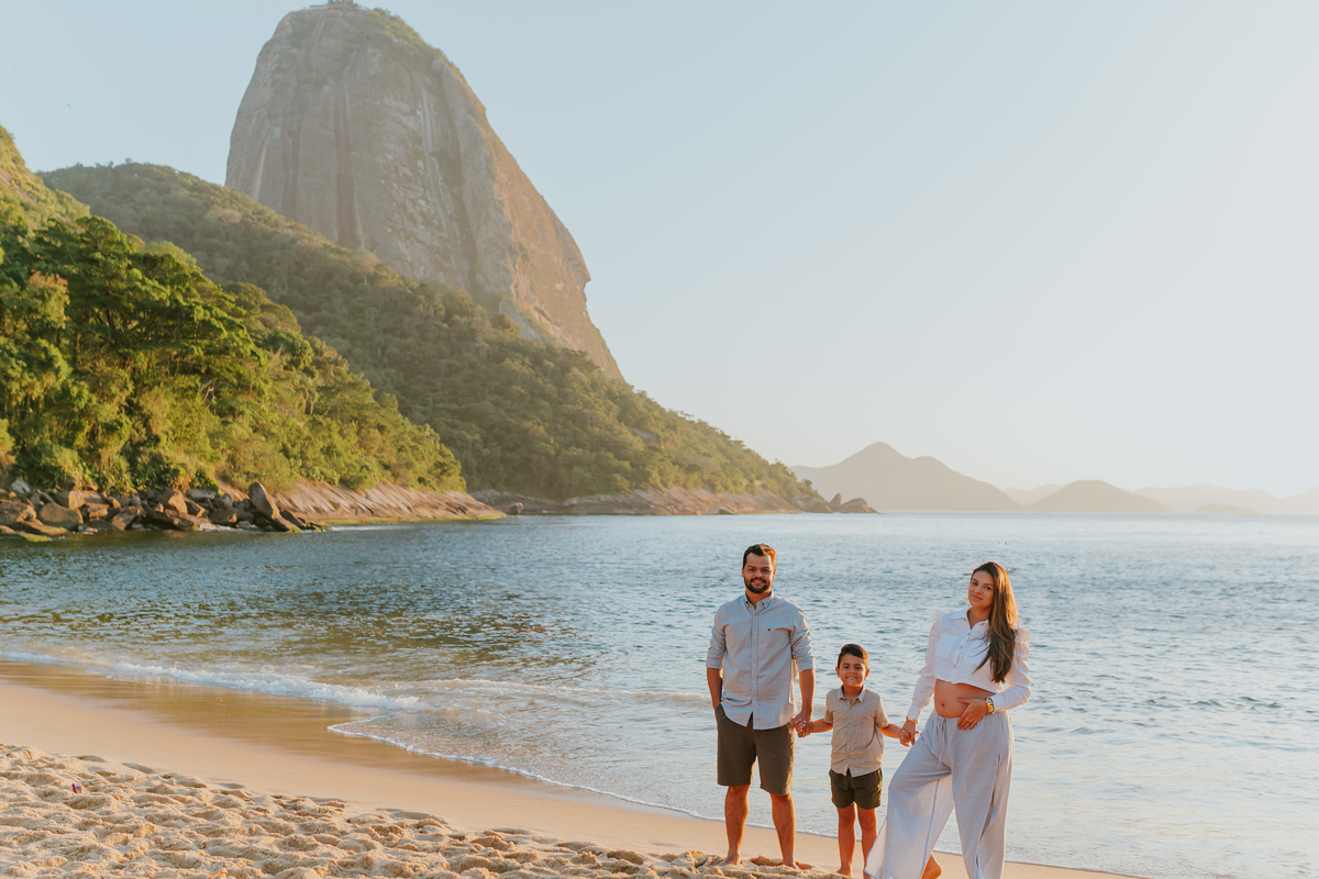 fotografa ensaio gravida gestante praia vermelha urca zona sul Rio de Janeiro rj fotografa familia amanhecer externo 