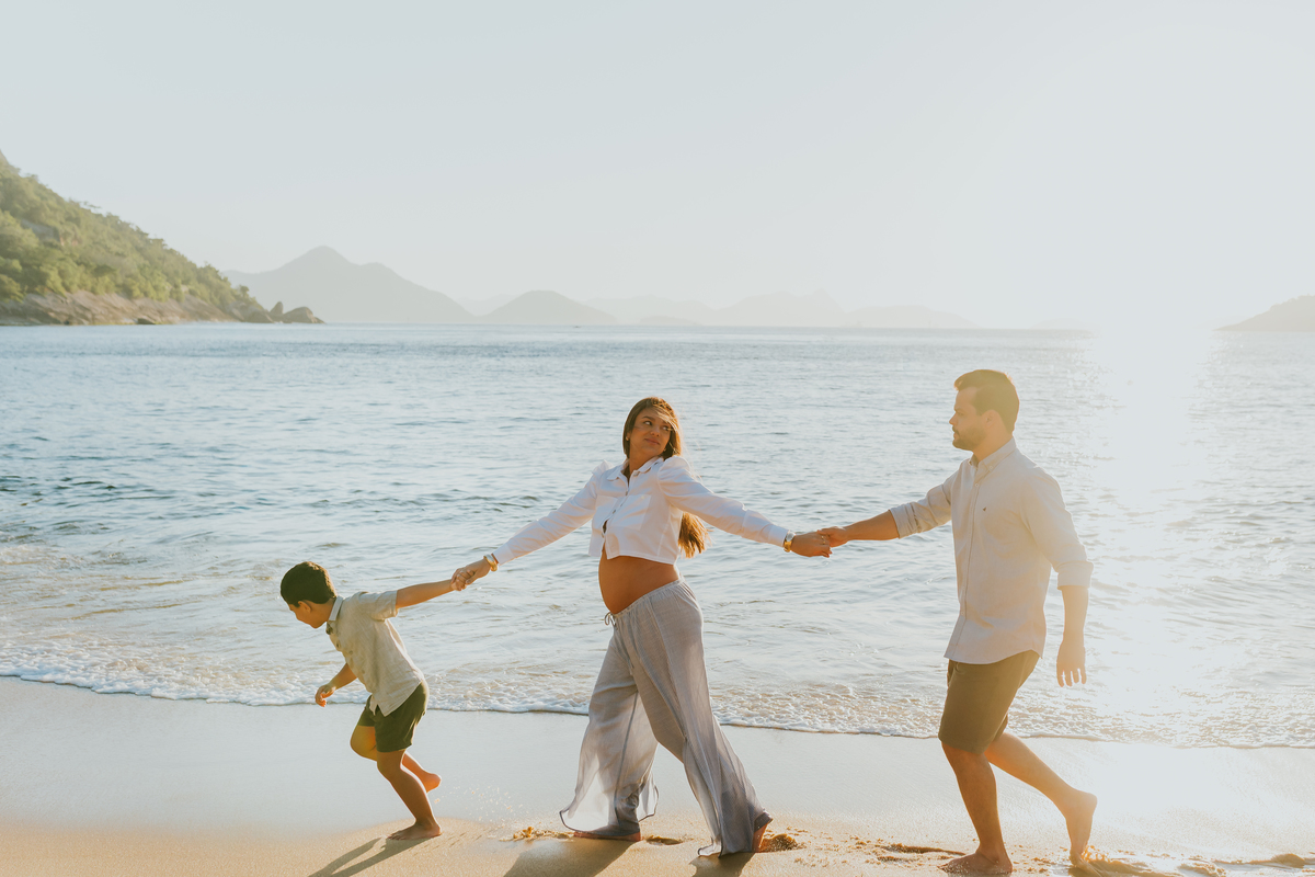 fotografa ensaio gravida gestante praia vermelha urca zona sul Rio de Janeiro rj fotografa familia amanhecer externo 