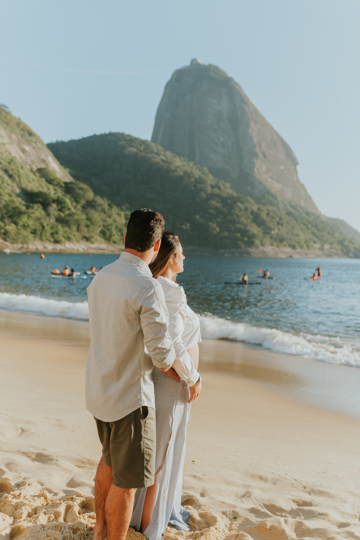 fotografa ensaio gravida gestante praia vermelha urca zona sul Rio de Janeiro rj fotografa familia amanhecer externo 