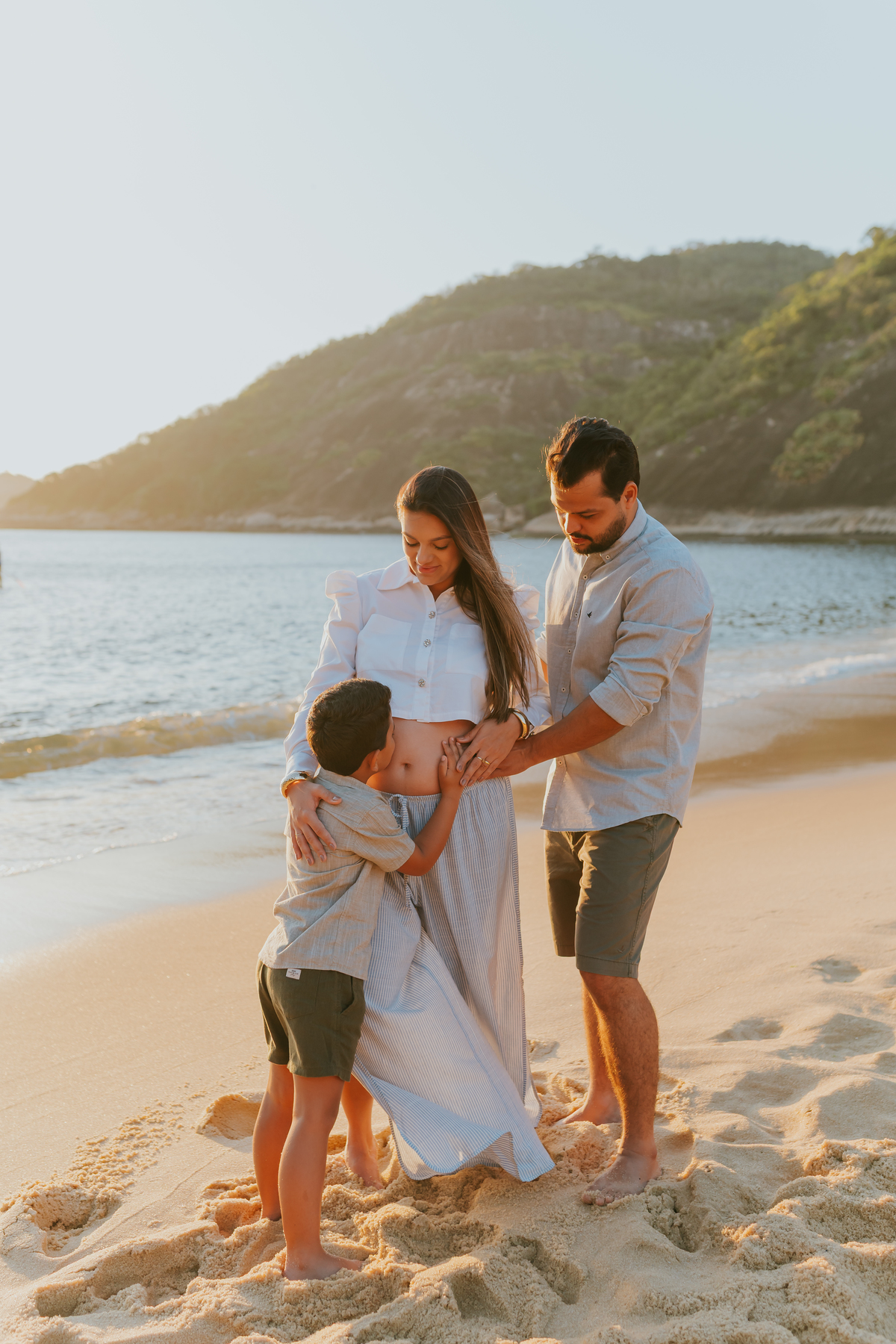 fotografa ensaio gravida gestante praia vermelha urca zona sul Rio de Janeiro rj fotografa familia amanhecer externo 