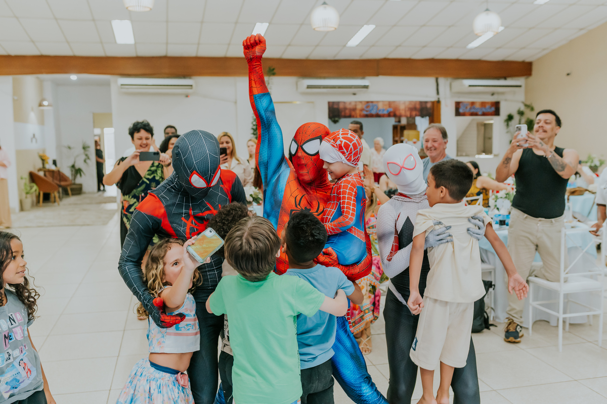 fotografia fotográfa festa infantil casa de festas 3 ano tema homem aranha rio de Janeiro rj evento barra da Tijuca família 