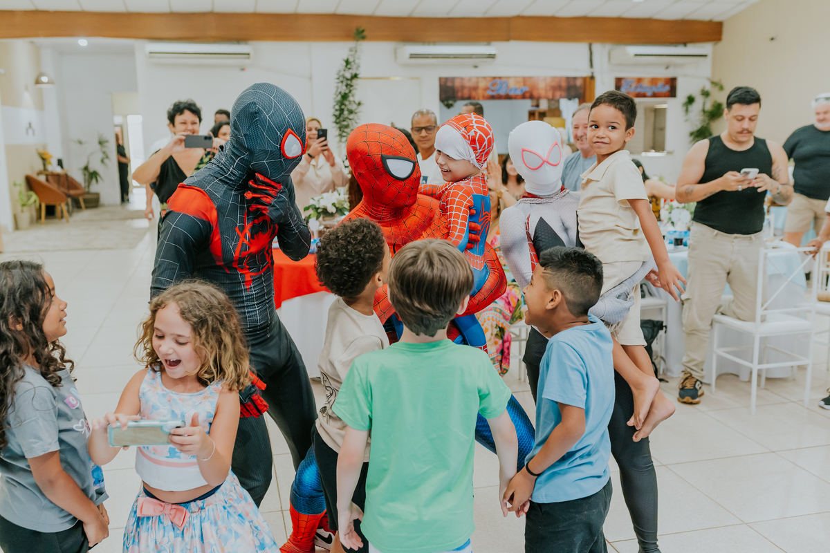 fotografia fotográfa festa infantil casa de festas 3 ano tema homem aranha rio de Janeiro rj evento barra da Tijuca família 