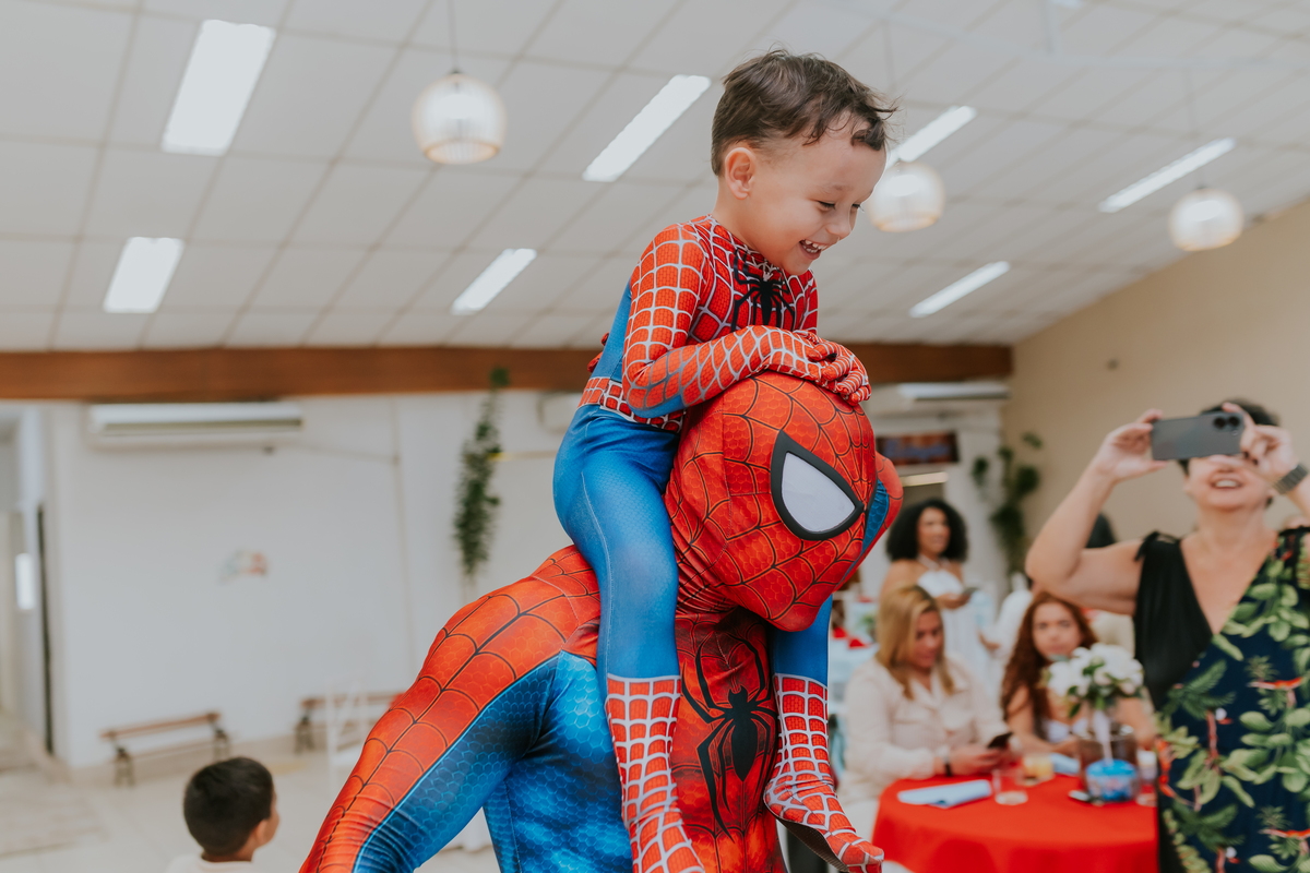 fotografia fotográfa festa infantil casa de festas 3 ano tema homem aranha rio de Janeiro rj evento barra da Tijuca família 