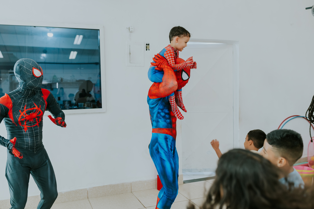 fotografia fotográfa festa infantil casa de festas 3 ano tema homem aranha rio de Janeiro rj evento barra da Tijuca família 