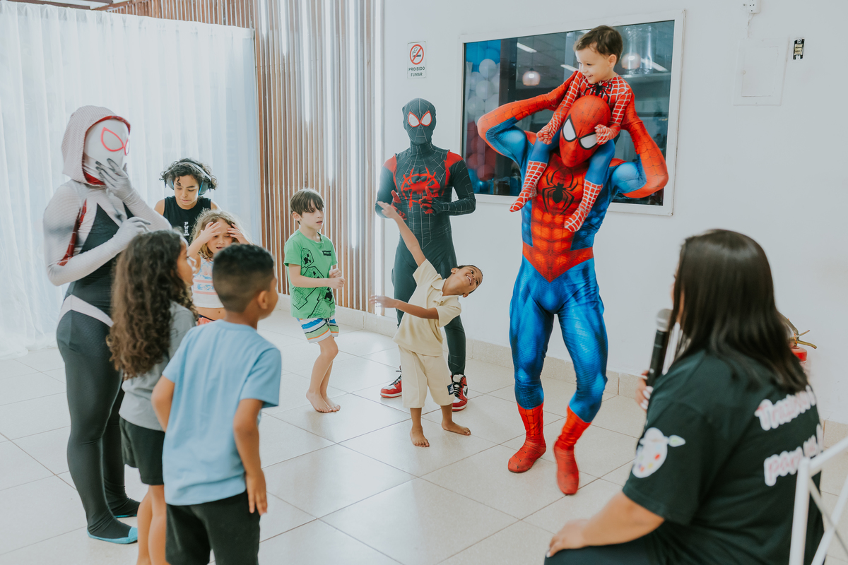 fotografia fotográfa festa infantil casa de festas 3 ano tema homem aranha rio de Janeiro rj evento barra da Tijuca família 