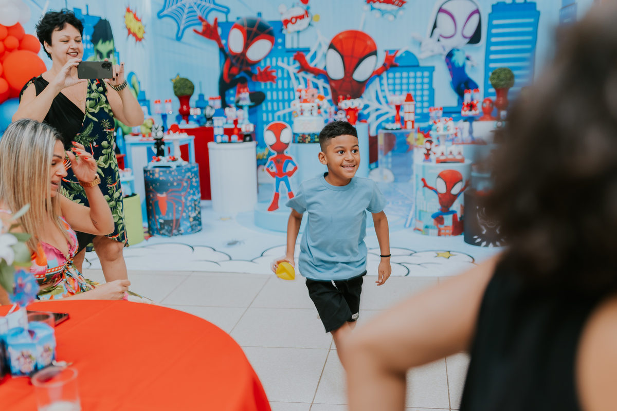 fotografia fotográfa festa infantil casa de festas 3 ano tema homem aranha rio de Janeiro rj evento barra da Tijuca família 