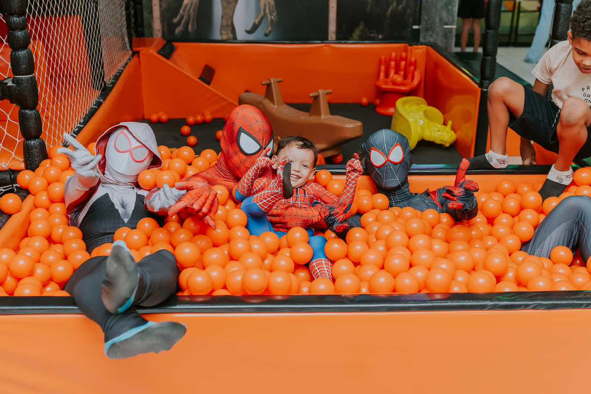 fotografia fotográfa festa infantil casa de festas 3 ano tema homem aranha rio de Janeiro rj evento barra da Tijuca família 