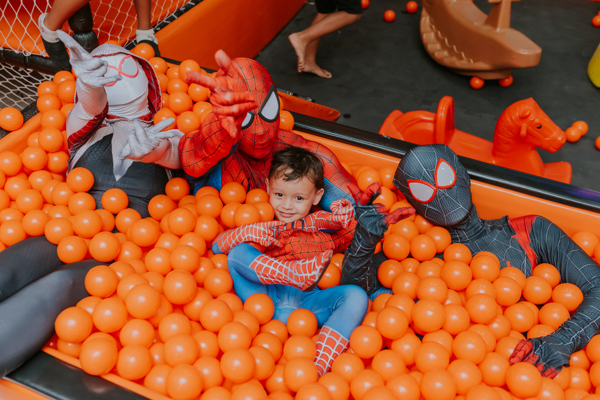 fotografia fotográfa festa infantil casa de festas 3 ano tema homem aranha rio de Janeiro rj evento barra da Tijuca família 
