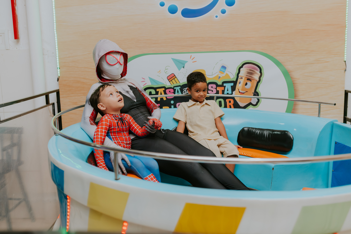 fotografia fotográfa festa infantil casa de festas 3 ano tema homem aranha rio de Janeiro rj evento barra da Tijuca família 