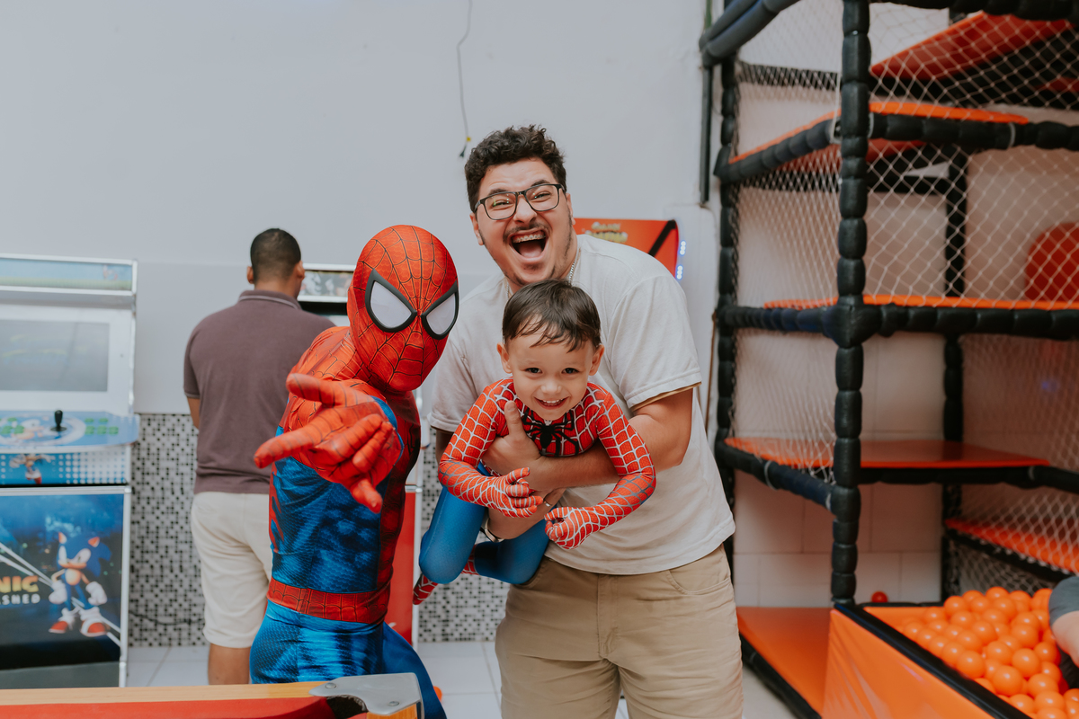 fotografia fotográfa festa infantil casa de festas 3 ano tema homem aranha rio de Janeiro rj evento barra da Tijuca família 