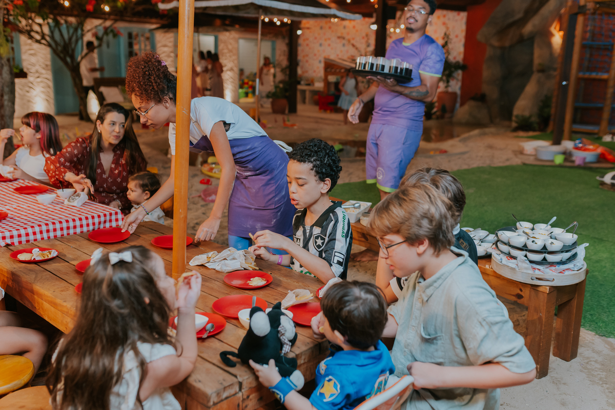 festa infantil rio de janeiro 2 anos Nicolas fotografa fotografia rj casa de festa quintal Araguaia Jacarepagua familia 