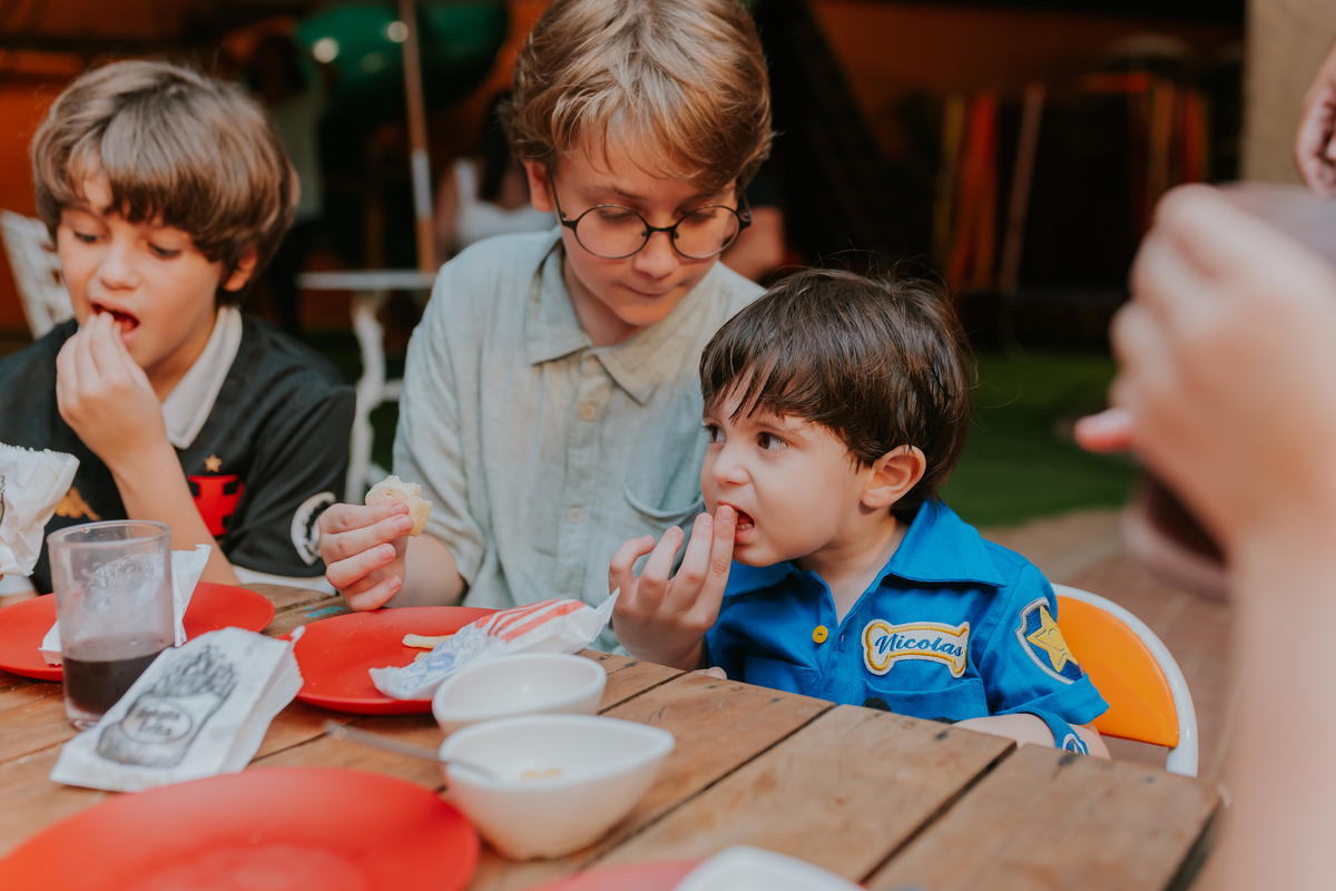 festa infantil rio de janeiro 2 anos Nicolas fotografa fotografia rj casa de festa quintal Araguaia Jacarepagua familia 