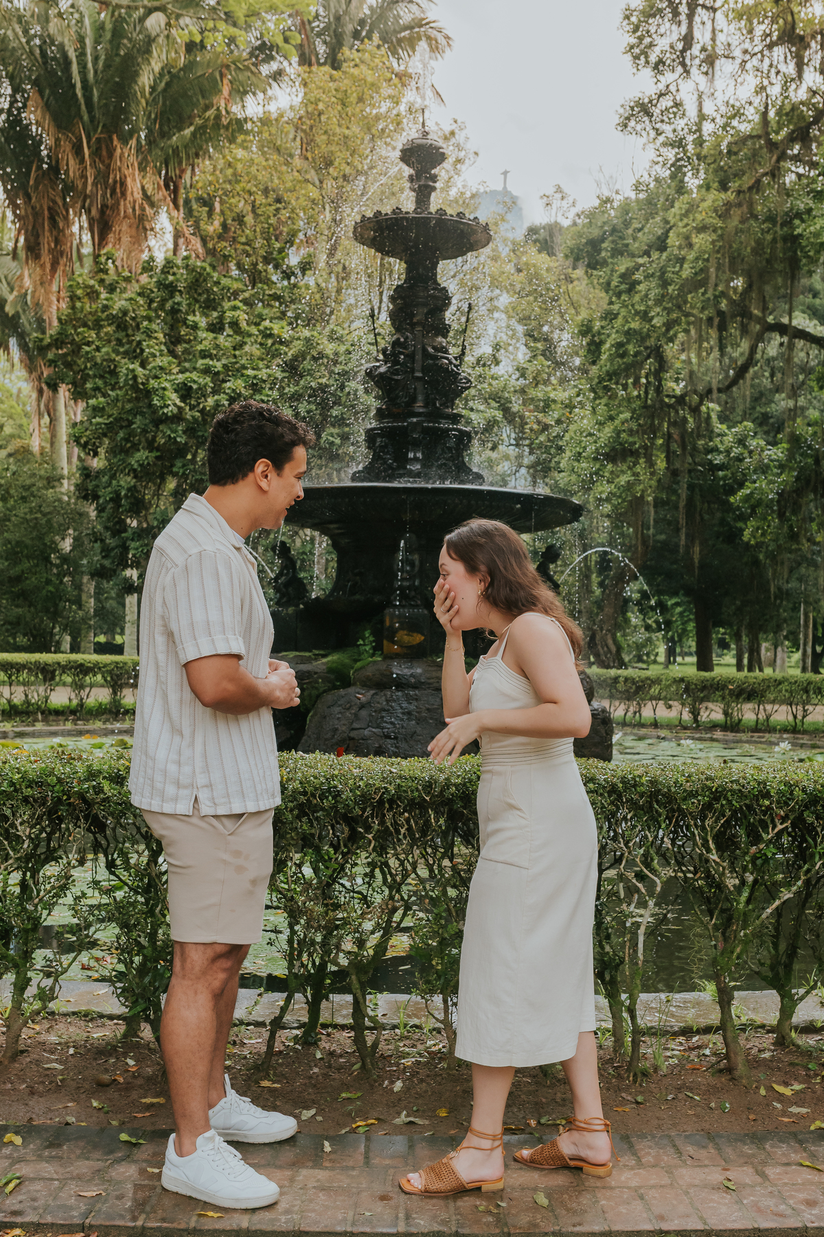 fotografia fotografa casal ensaio externo jardim botânico Rio de Janeiro pedido noivado casamento surpresa 