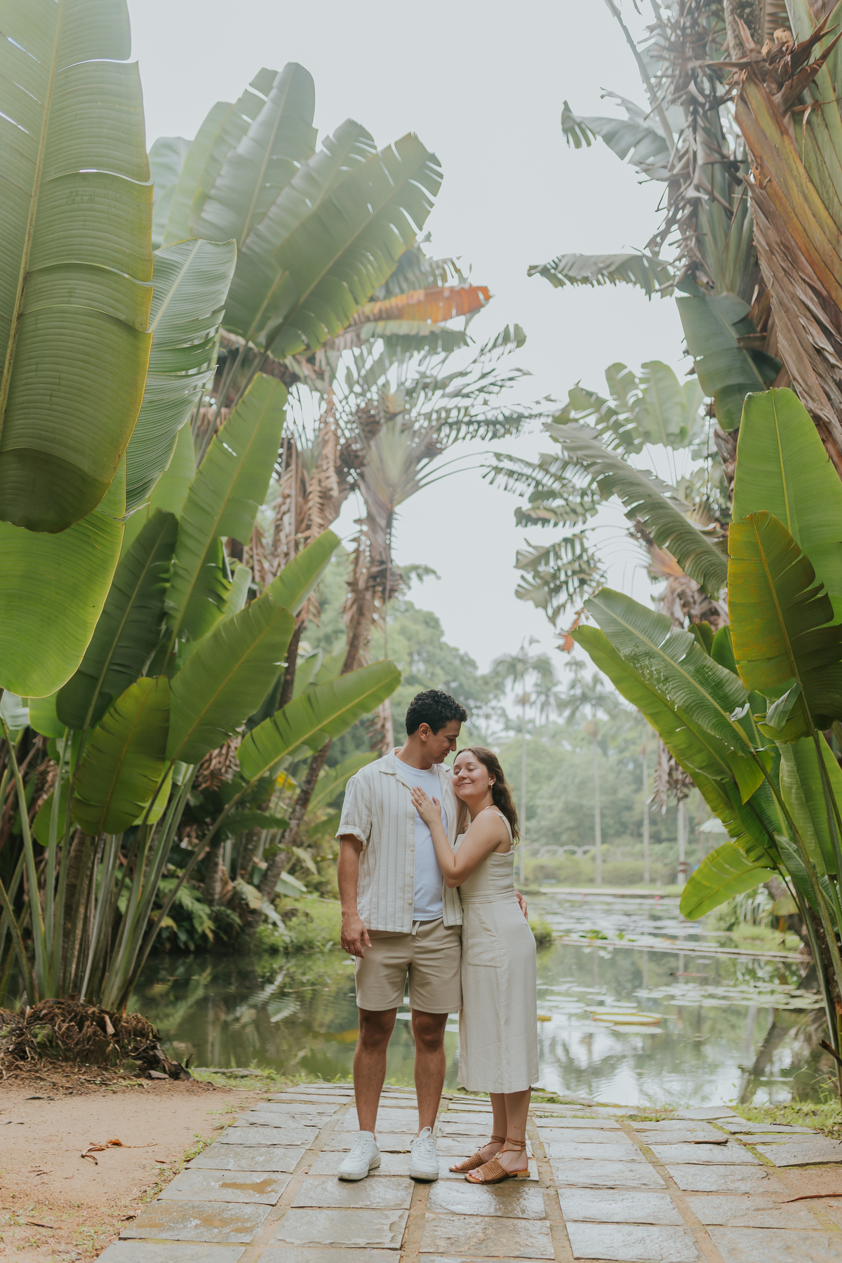 fotografia fotografa casal ensaio externo jardim botânico Rio de Janeiro pedido noivado casamento surpresa 