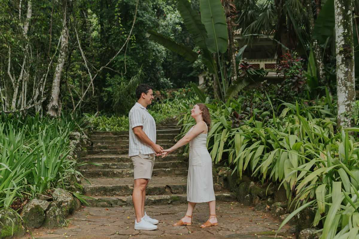 fotografia fotografa casal ensaio externo jardim botânico Rio de Janeiro pedido noivado casamento surpresa 