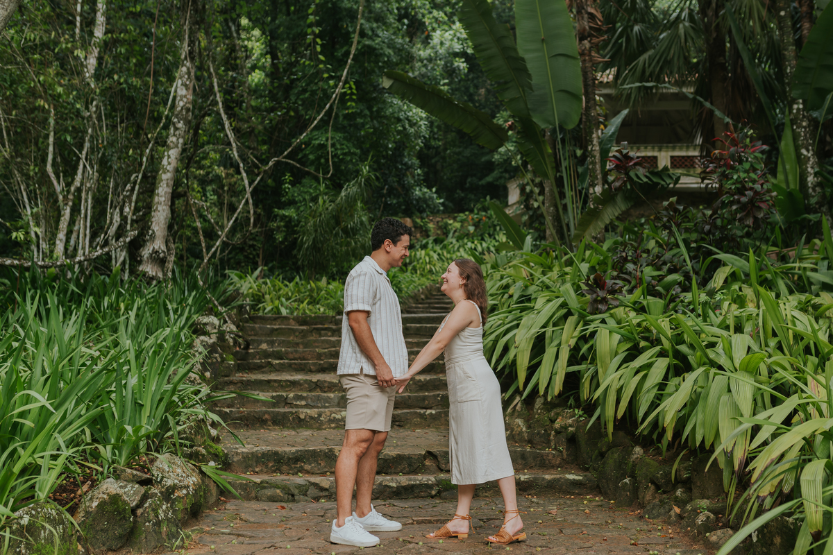fotografia fotografa casal ensaio externo jardim botânico Rio de Janeiro pedido noivado casamento surpresa 