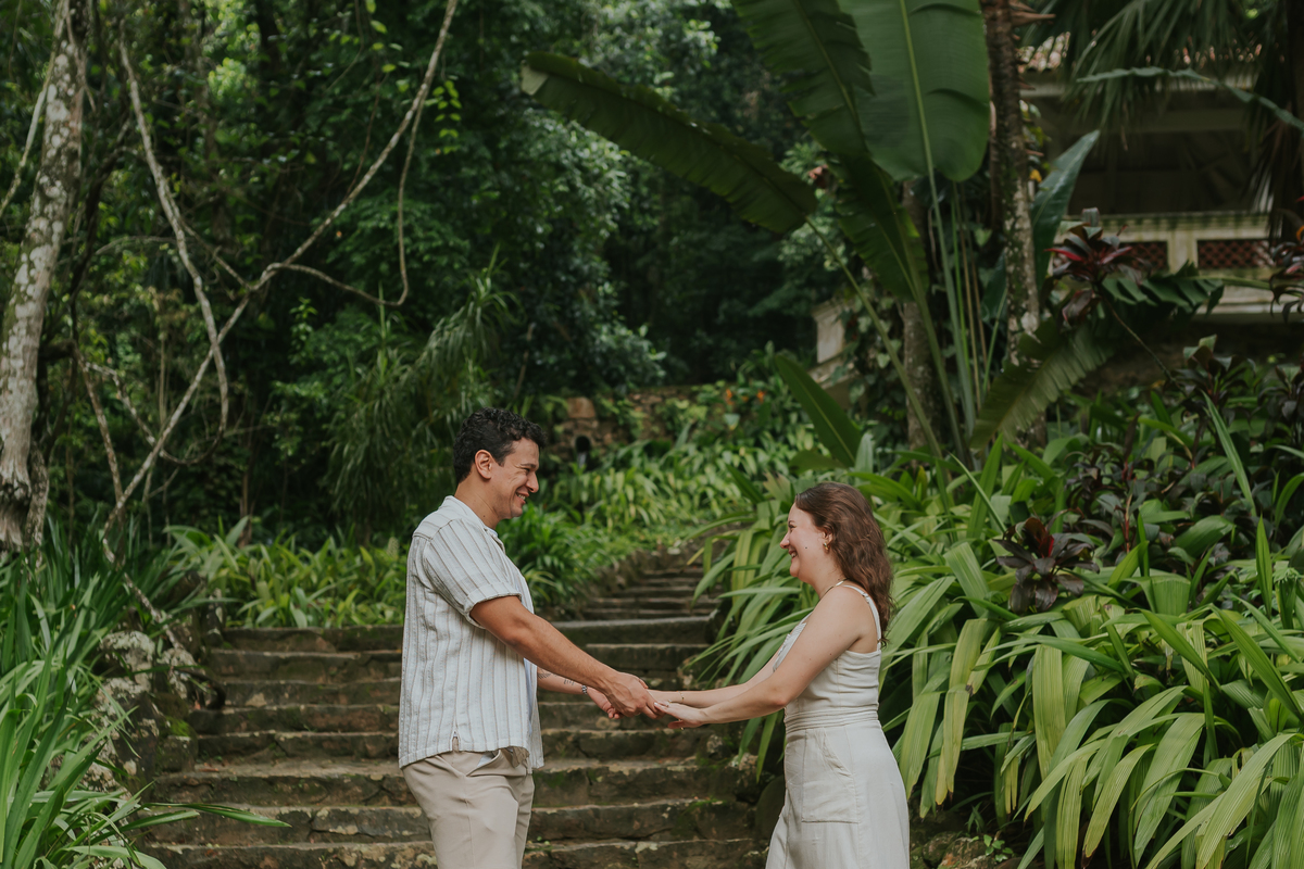 fotografia fotografa casal ensaio externo jardim botânico Rio de Janeiro pedido noivado casamento surpresa 