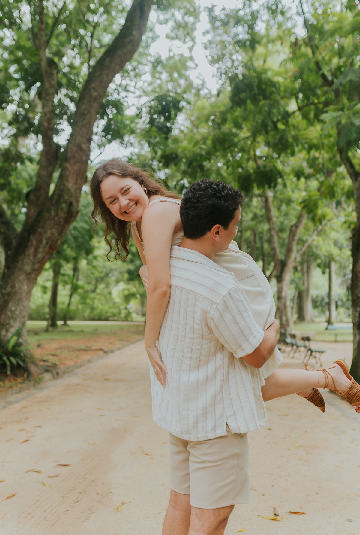 fotografia fotografa casal ensaio externo jardim botânico Rio de Janeiro pedido noivado casamento surpresa 