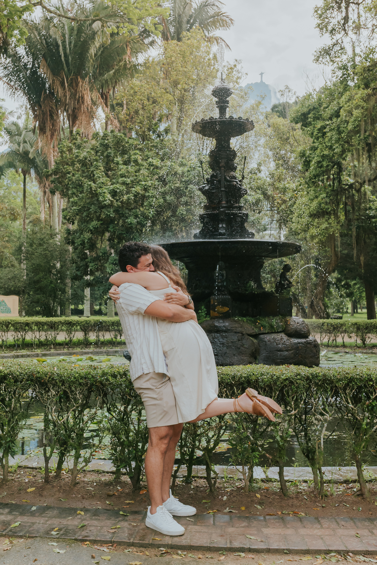 fotografia fotografa casal ensaio externo jardim botânico Rio de Janeiro pedido noivado casamento surpresa 