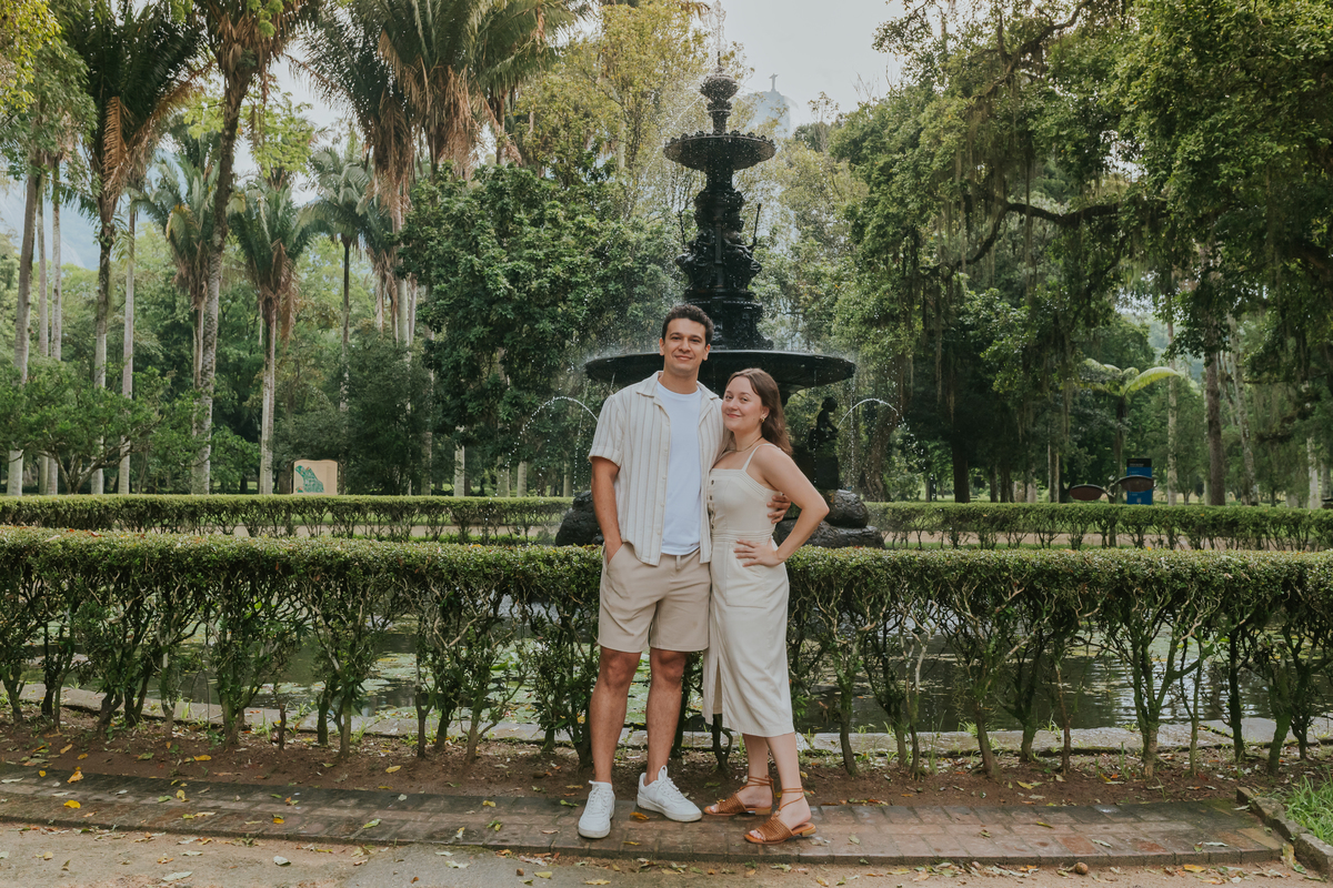 fotografia fotografa casal ensaio externo jardim botânico Rio de Janeiro pedido noivado casamento surpresa 