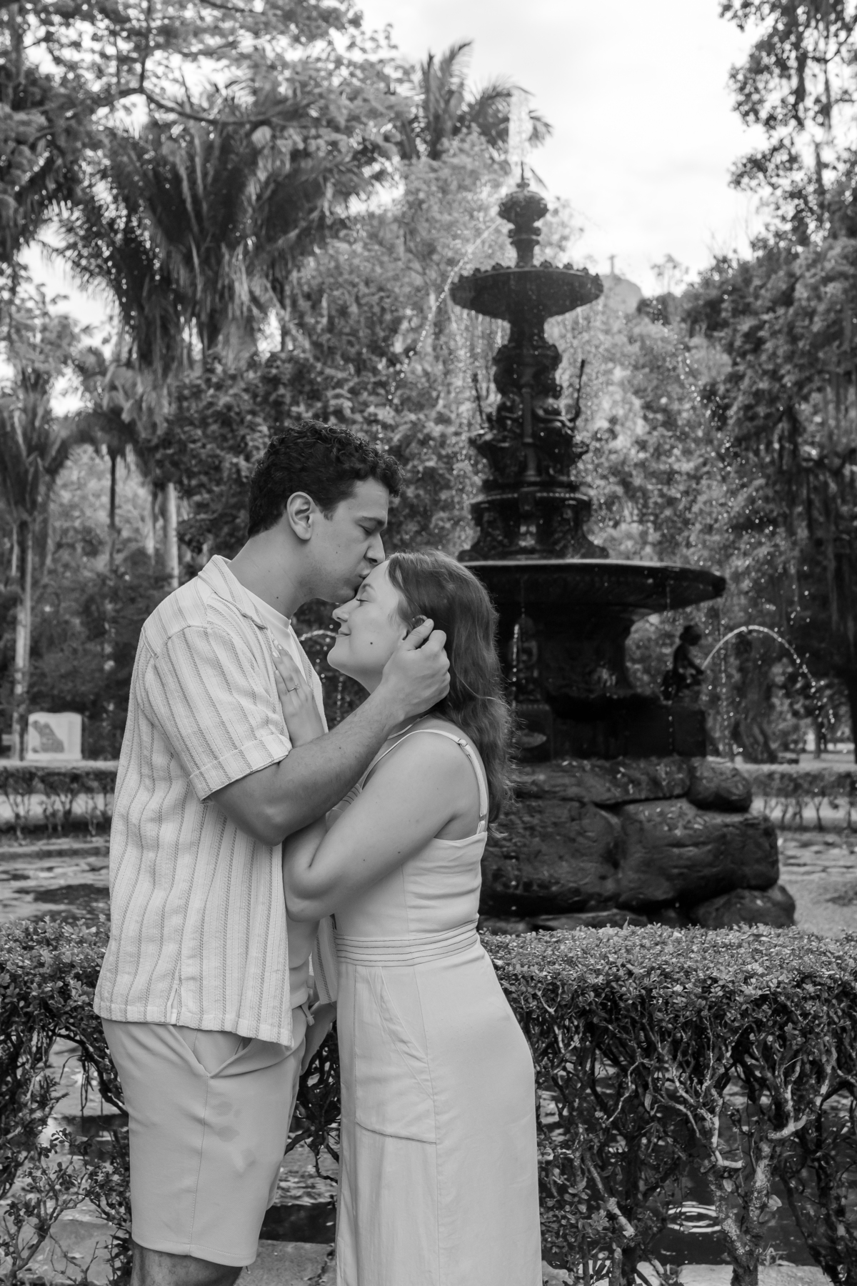 fotografia fotografa casal ensaio externo jardim botânico Rio de Janeiro pedido noivado casamento surpresa 