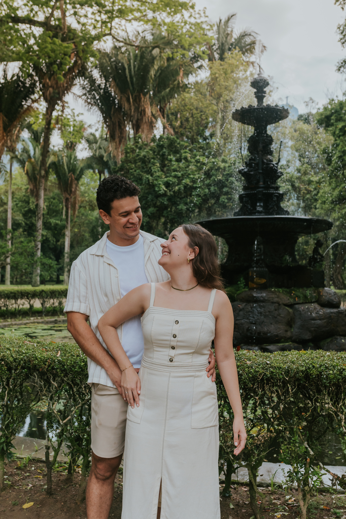 fotografia fotografa casal ensaio externo jardim botânico Rio de Janeiro pedido noivado casamento surpresa 