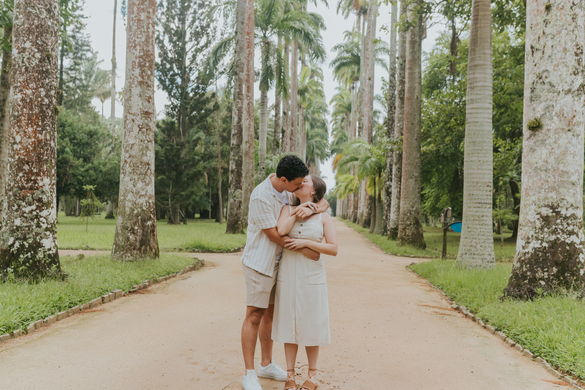 fotografia fotografa casal ensaio externo jardim botânico Rio de Janeiro pedido noivado casamento surpresa 