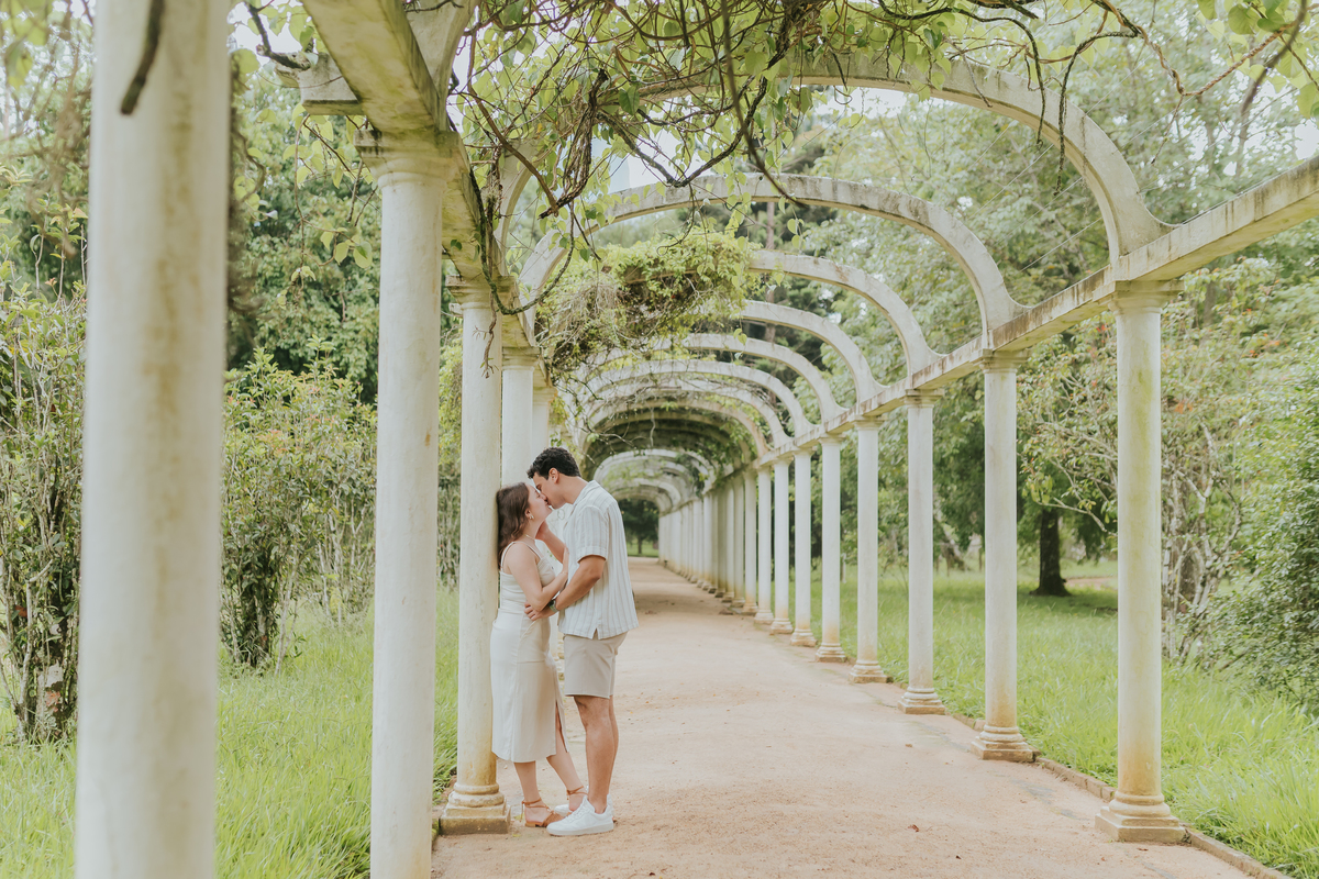 fotografia fotografa casal ensaio externo jardim botânico Rio de Janeiro pedido noivado casamento surpresa 