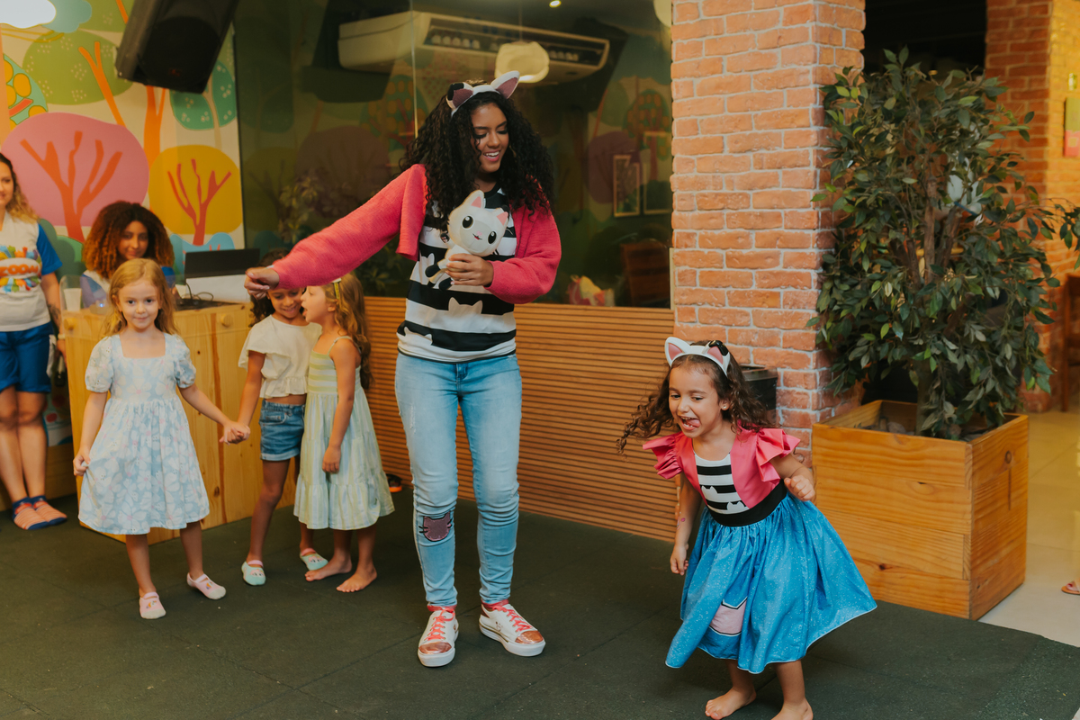 fotografa fotografia festa infantil 5 anos Laura espoleta barato de Lucena rio de janeiro rj familia casa de festas 