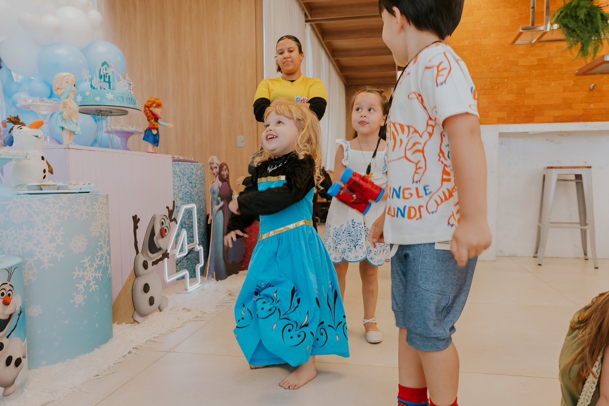 fotografia festa infantil fotografa familia 4 anos Cecilia tema Frozen botafogo zona sul rio de janeiro rj evento 