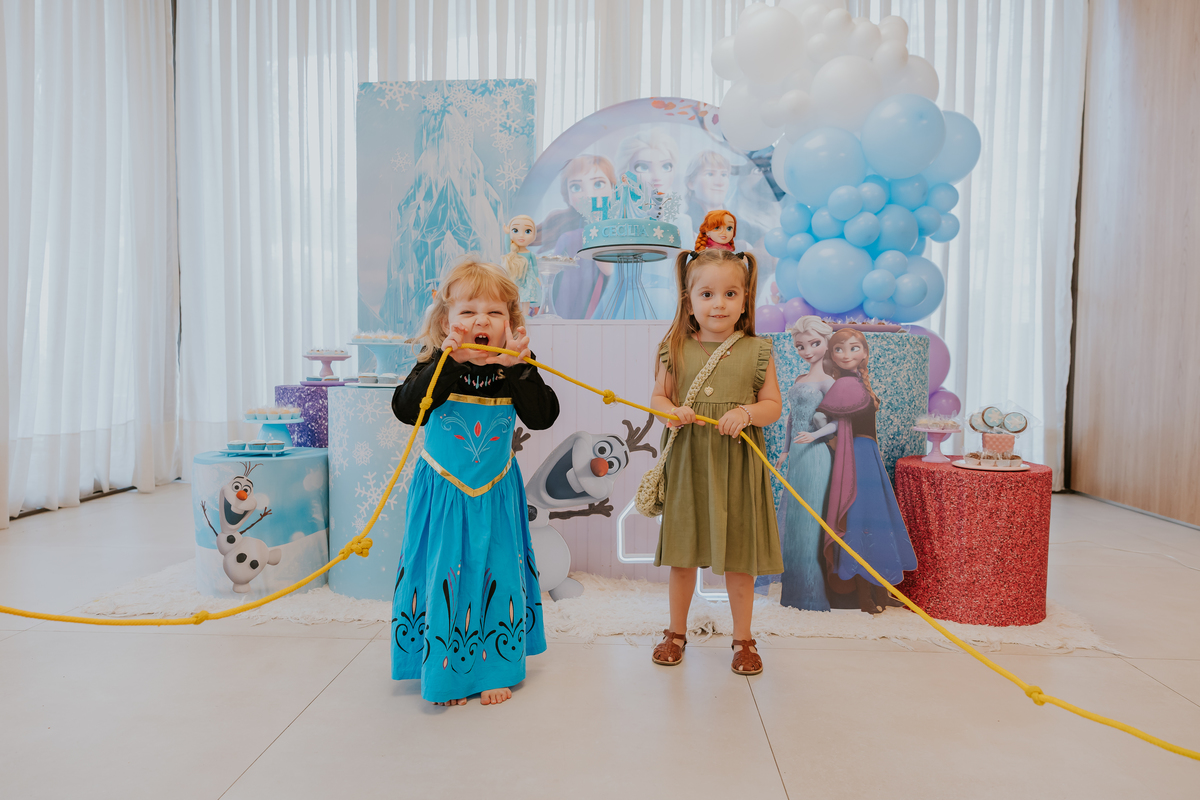 fotografia festa infantil fotografa familia 4 anos Cecilia tema Frozen botafogo zona sul rio de janeiro rj evento 