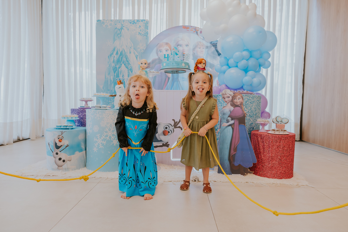 fotografia festa infantil fotografa familia 4 anos Cecilia tema Frozen botafogo zona sul rio de janeiro rj evento 