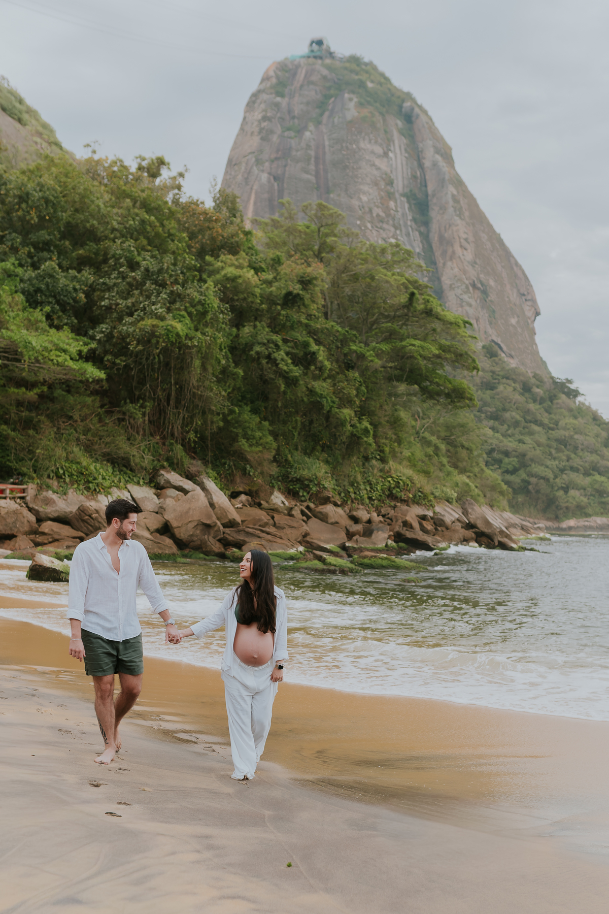 fotografa bruna Guerson fotografia ensaio gestante gravida a espera da Giovana praia vermelha urca rio de janeiro rj ao ar livre 
