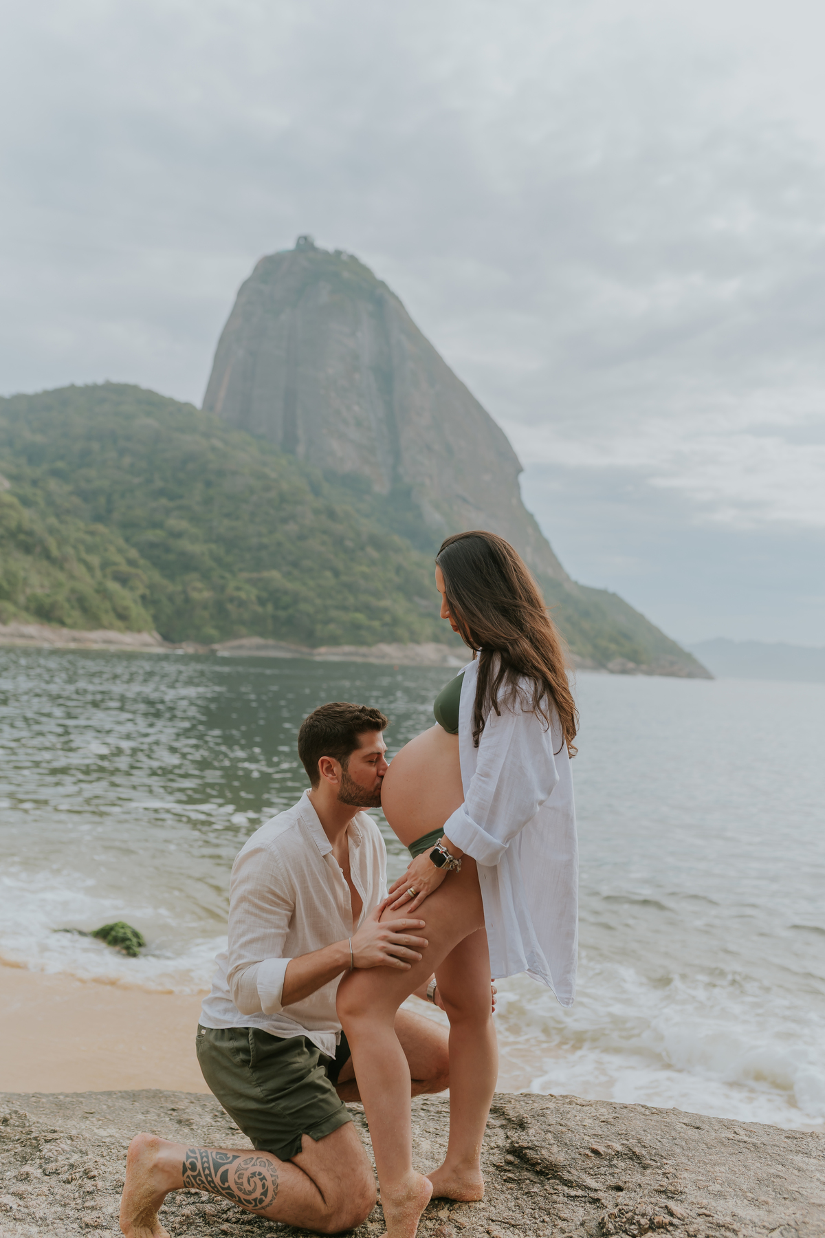 fotografa bruna Guerson fotografia ensaio gestante gravida a espera da Giovana praia vermelha urca rio de janeiro rj ao ar livre 