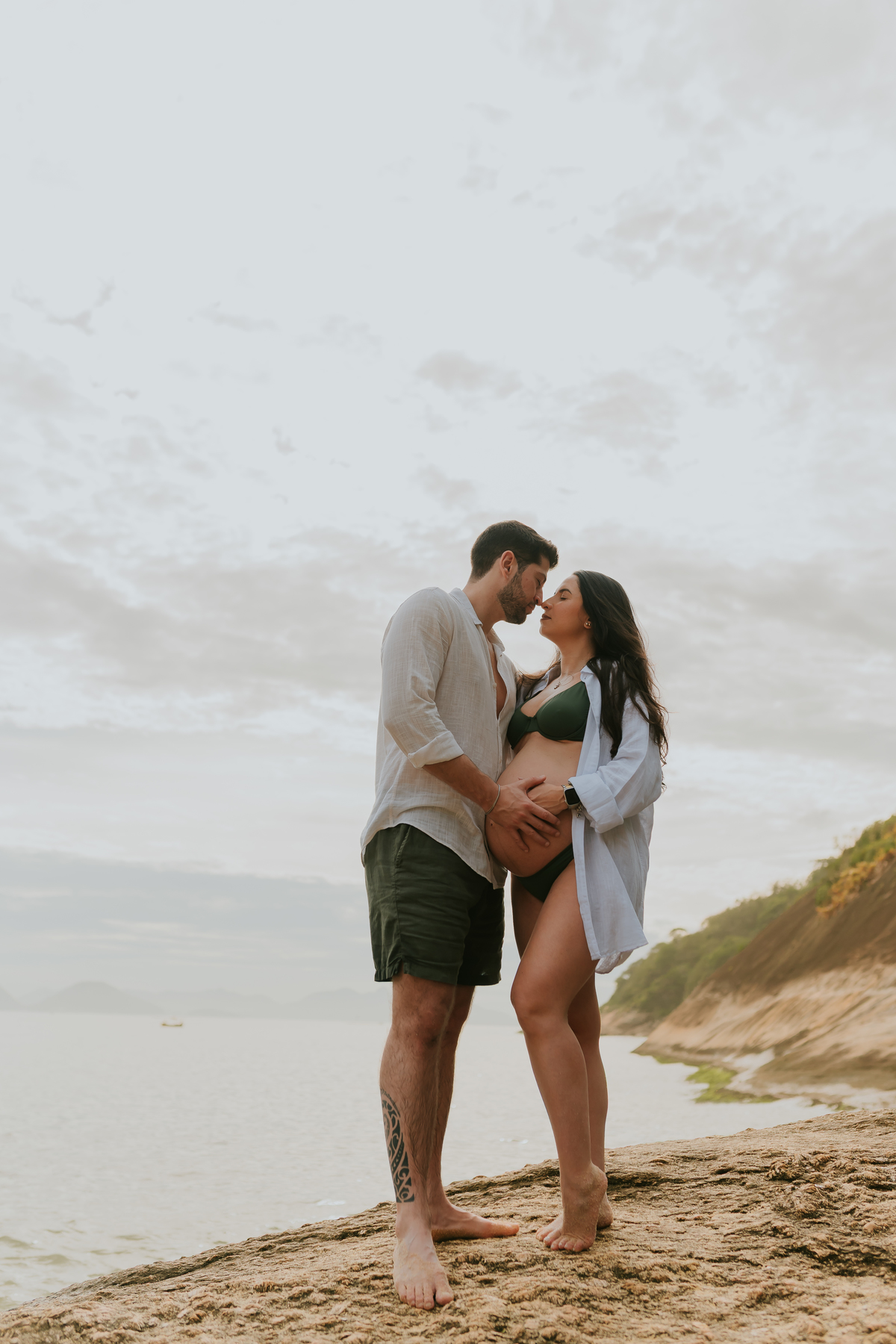 fotografa bruna Guerson fotografia ensaio gestante gravida a espera da Giovana praia vermelha urca rio de janeiro rj ao ar livre 
