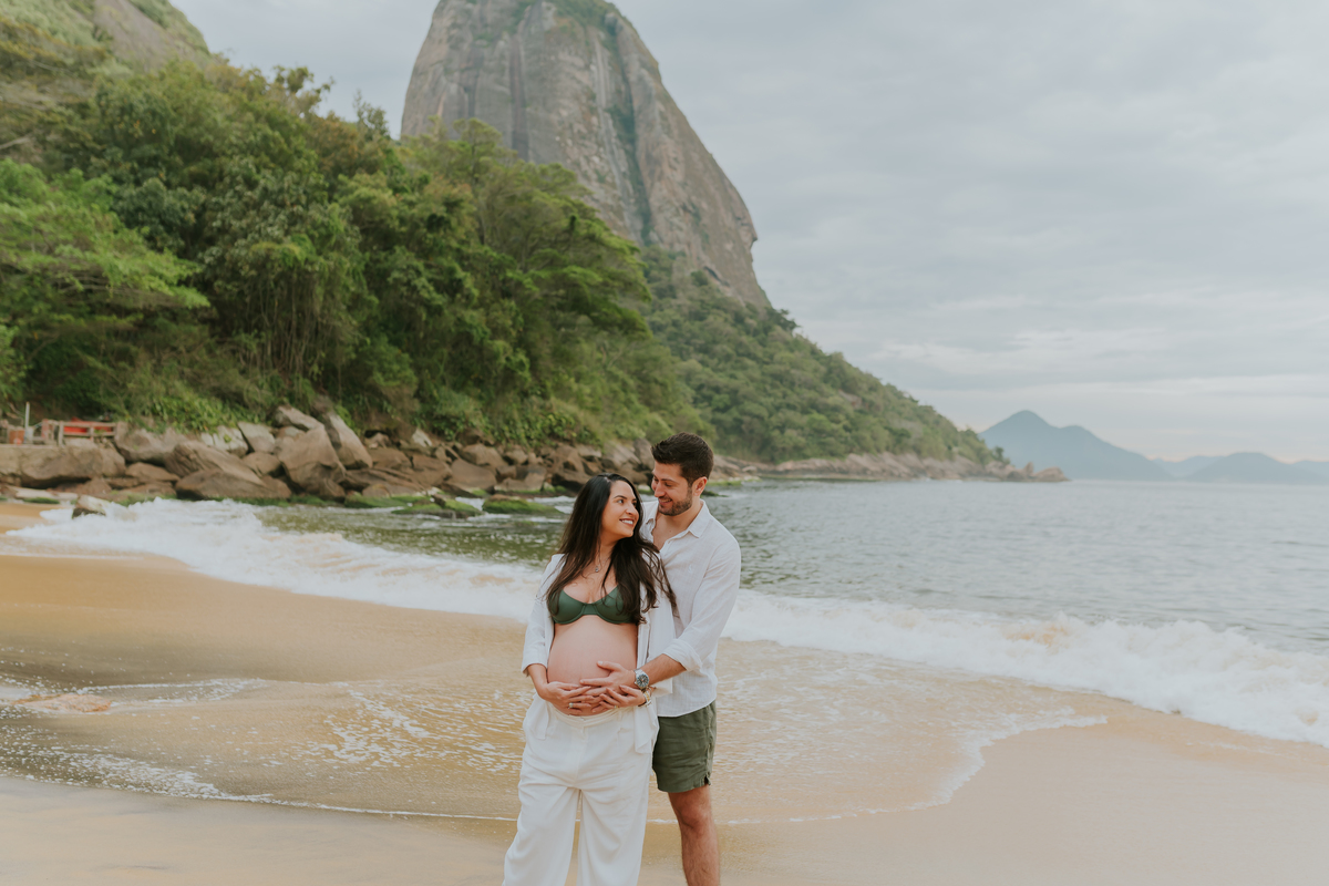 fotografa bruna Guerson fotografia ensaio gestante gravida a espera da Giovana praia vermelha urca rio de janeiro rj ao ar livre 