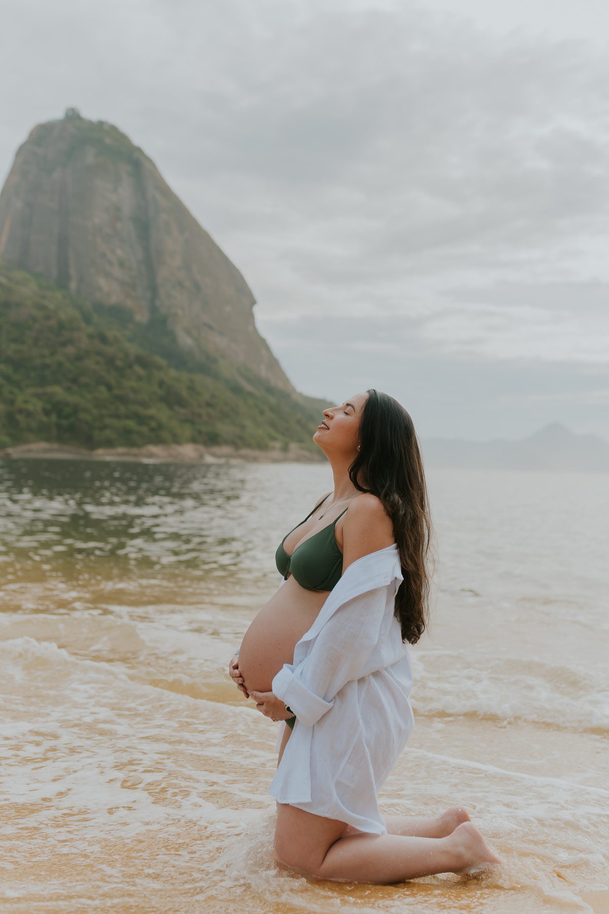 fotografa bruna Guerson fotografia ensaio gestante gravida a espera da Giovana praia vermelha urca rio de janeiro rj ao ar livre 