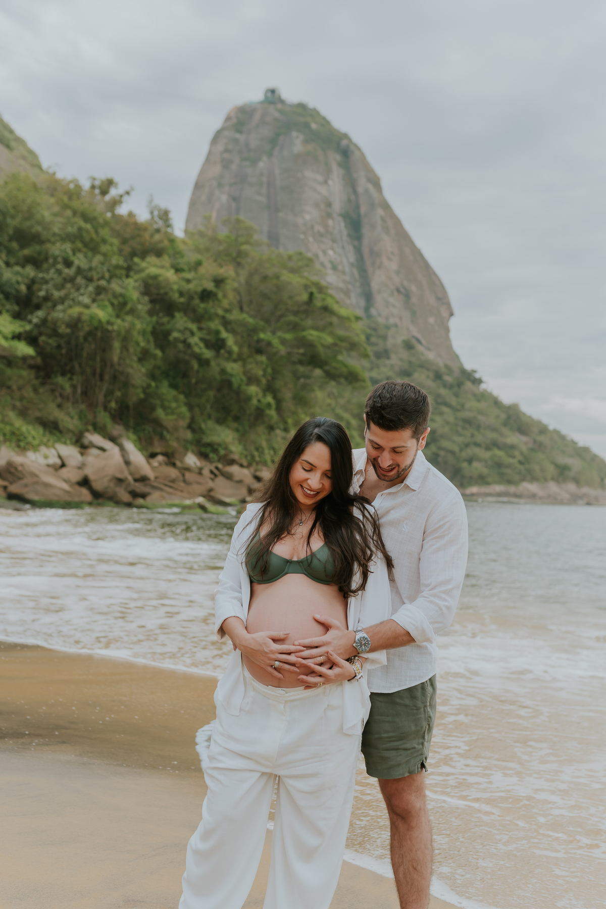 fotografa bruna Guerson fotografia ensaio gestante gravida a espera da Giovana praia vermelha urca rio de janeiro rj ao ar livre 