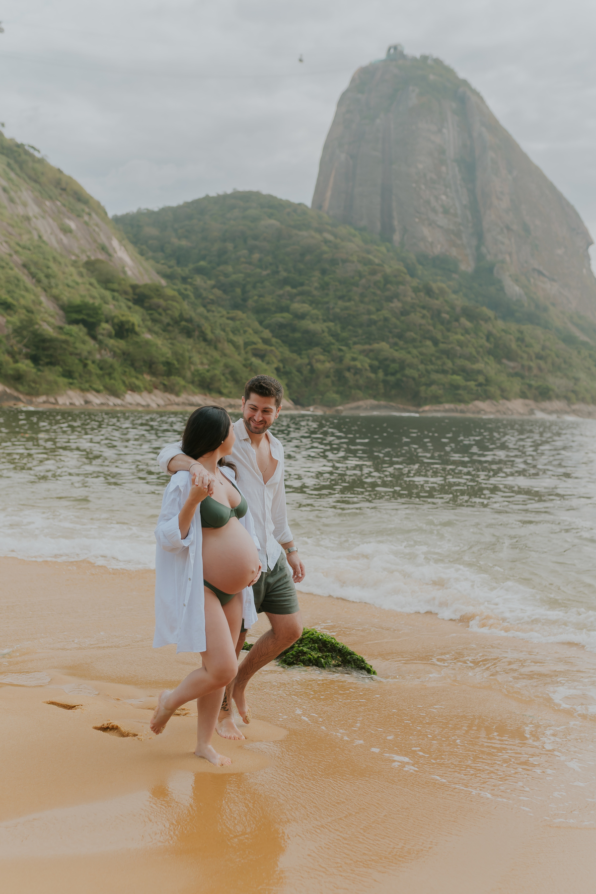 fotografa bruna Guerson fotografia ensaio gestante gravida a espera da Giovana praia vermelha urca rio de janeiro rj ao ar livre 