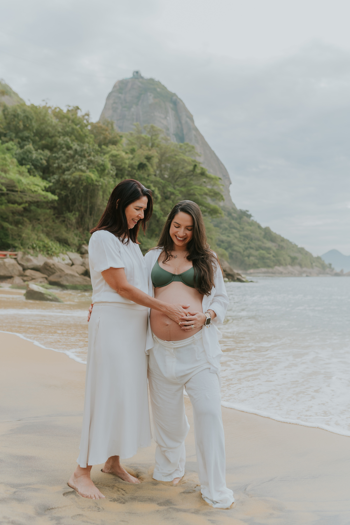 fotografa bruna Guerson fotografia ensaio gestante gravida a espera da Giovana praia vermelha urca rio de janeiro rj ao ar livre 