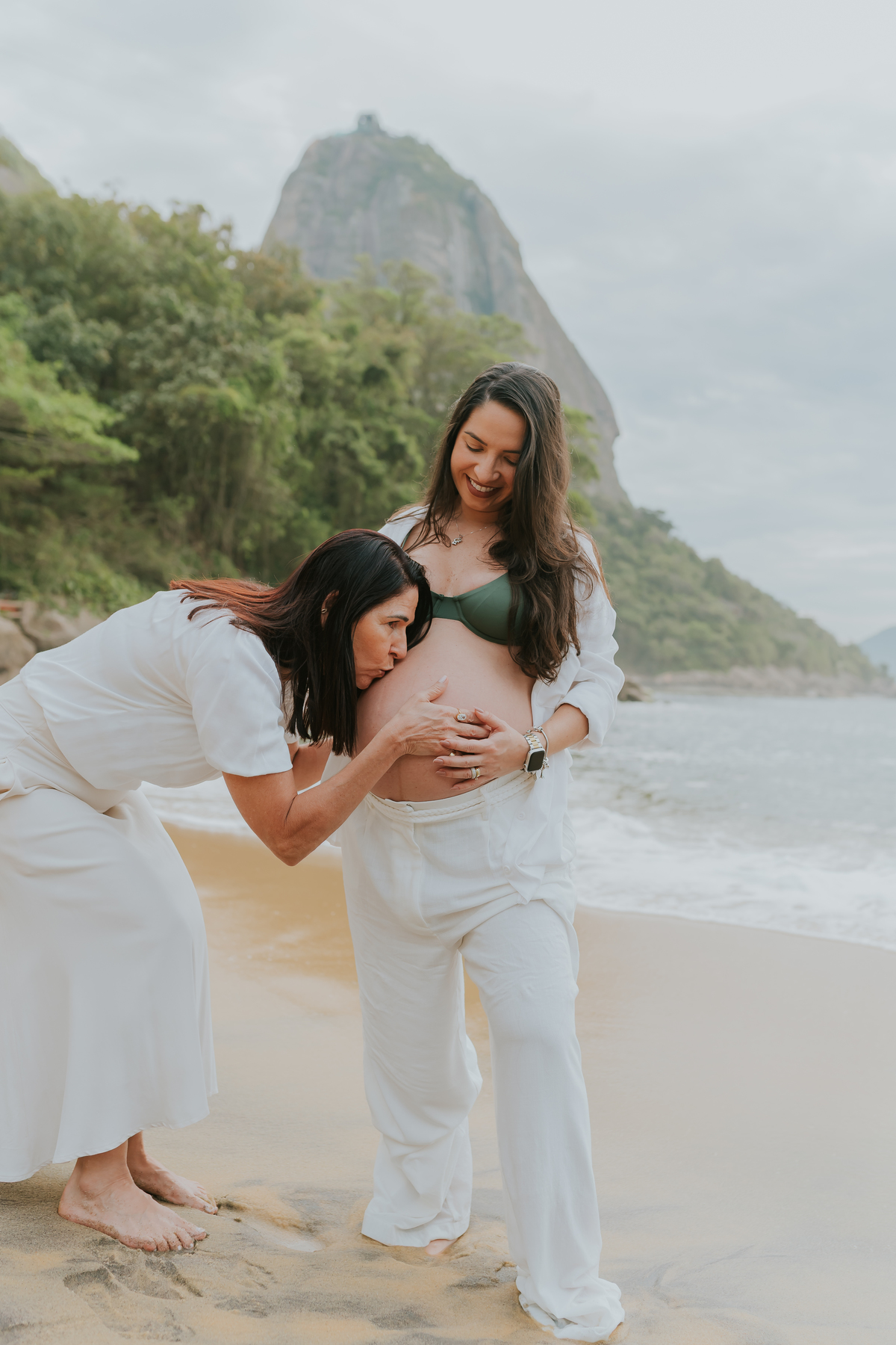 fotografa bruna Guerson fotografia ensaio gestante gravida a espera da Giovana praia vermelha urca rio de janeiro rj ao ar livre 
