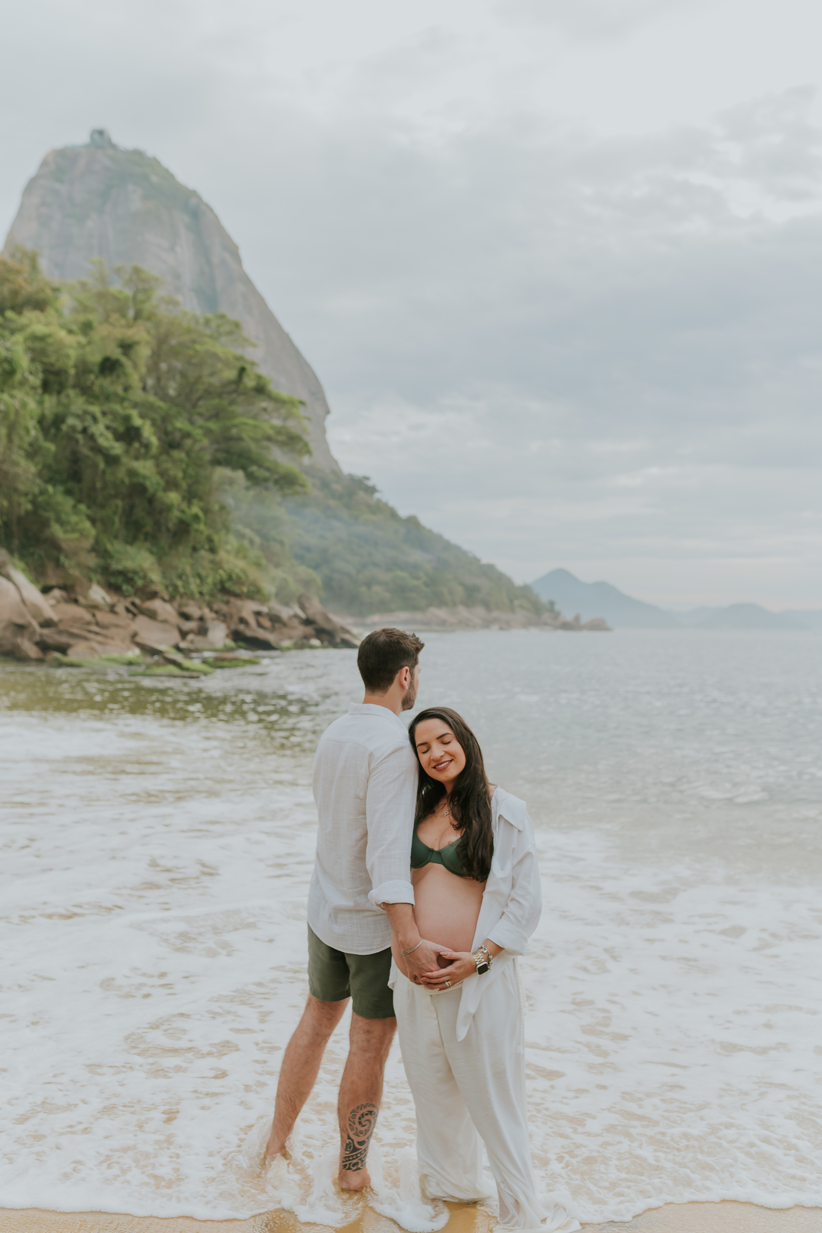 fotografa bruna Guerson fotografia ensaio gestante gravida a espera da Giovana praia vermelha urca rio de janeiro rj ao ar livre 