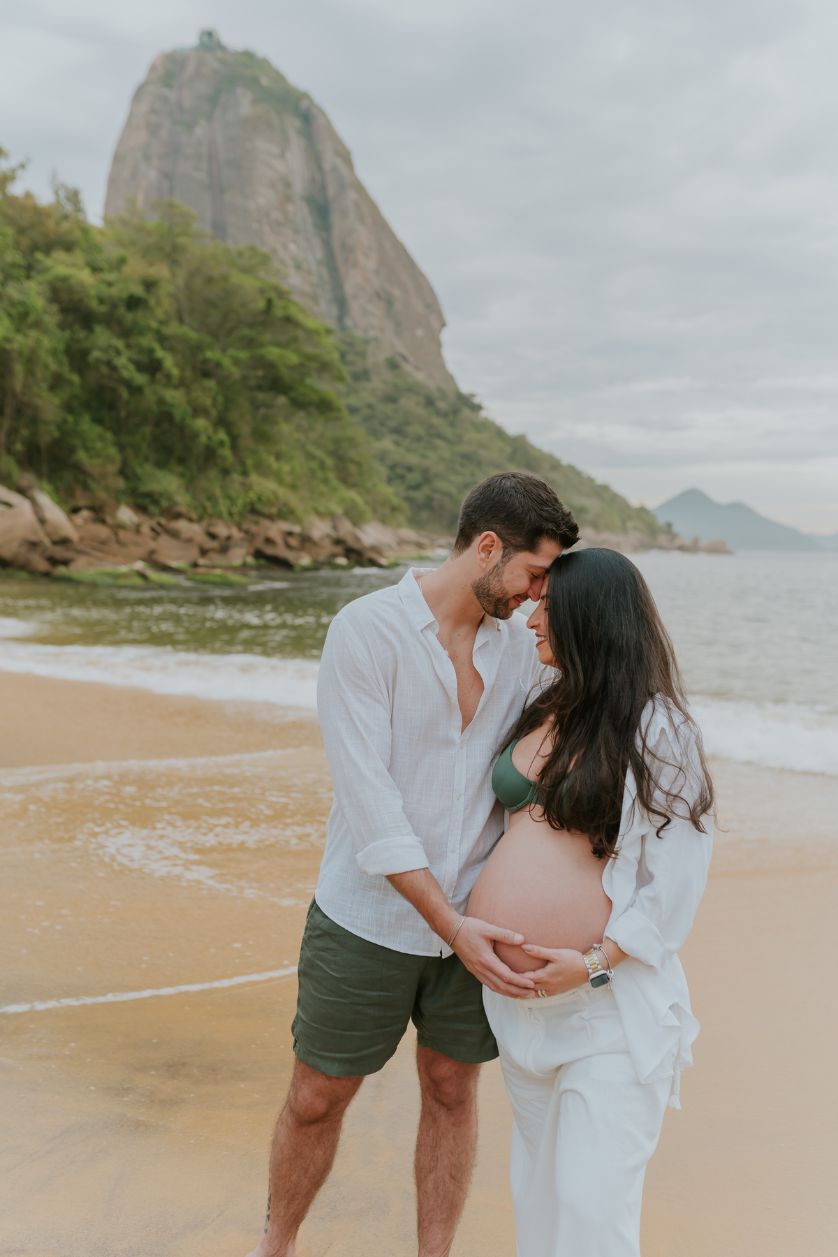 fotografa bruna Guerson fotografia ensaio gestante gravida a espera da Giovana praia vermelha urca rio de janeiro rj ao ar livre 
