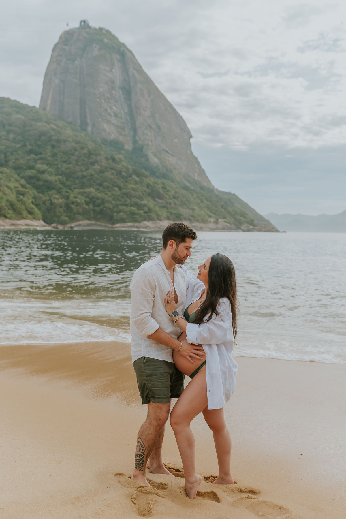 fotografa bruna Guerson fotografia ensaio gestante gravida a espera da Giovana praia vermelha urca rio de janeiro rj ao ar livre 